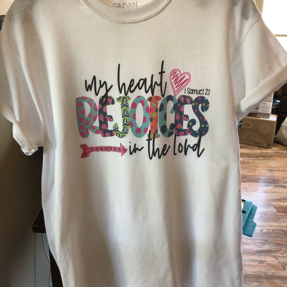 Medium New just made tee